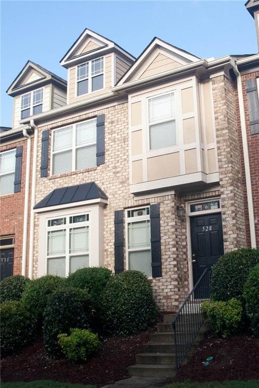 3 bedroom, 1,726 sq ft townhouse sold at 528 Ridge View Crossing, Woodstock, GA 30188