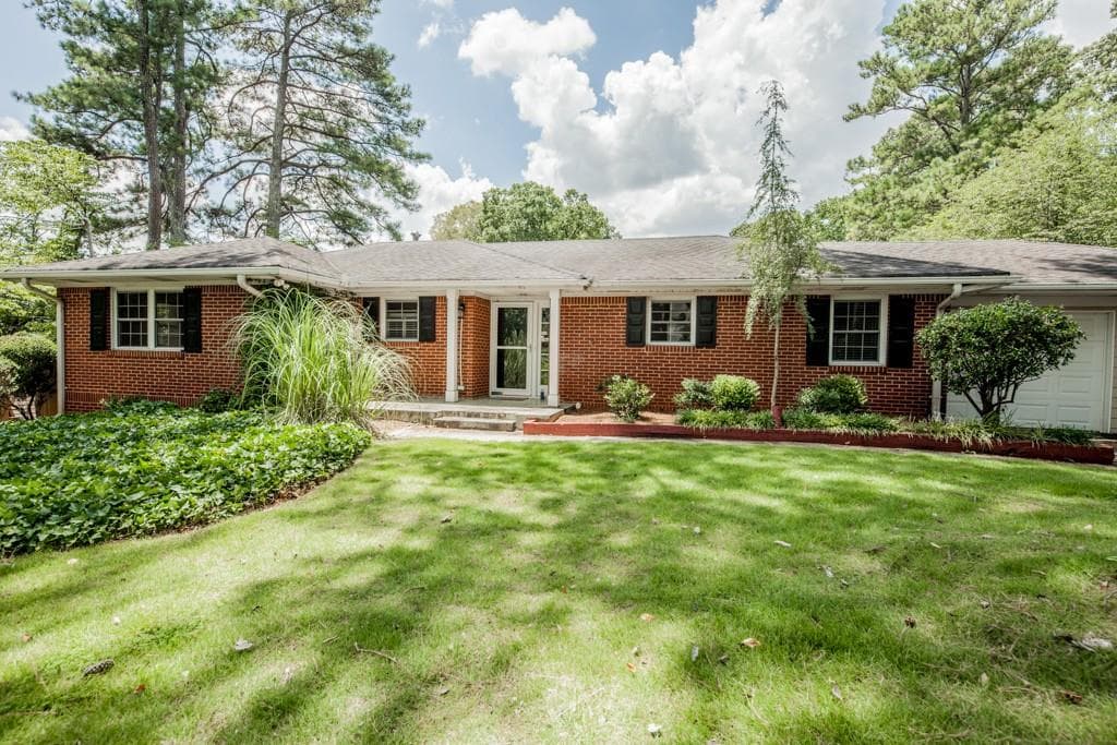 4 bedroom single family residence sold at 1906 Briarmill Road, Atlanta, GA 30329