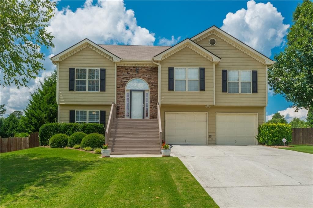 1040 Grayson Oaks Drive, Lawrenceville, GA 30045 — most recent listing photo