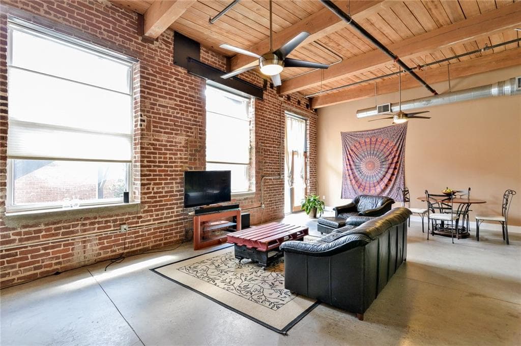 2 bedroom, 1,468 sq ft condominium sold at 204 Walker Street 104, Atlanta, GA 30313