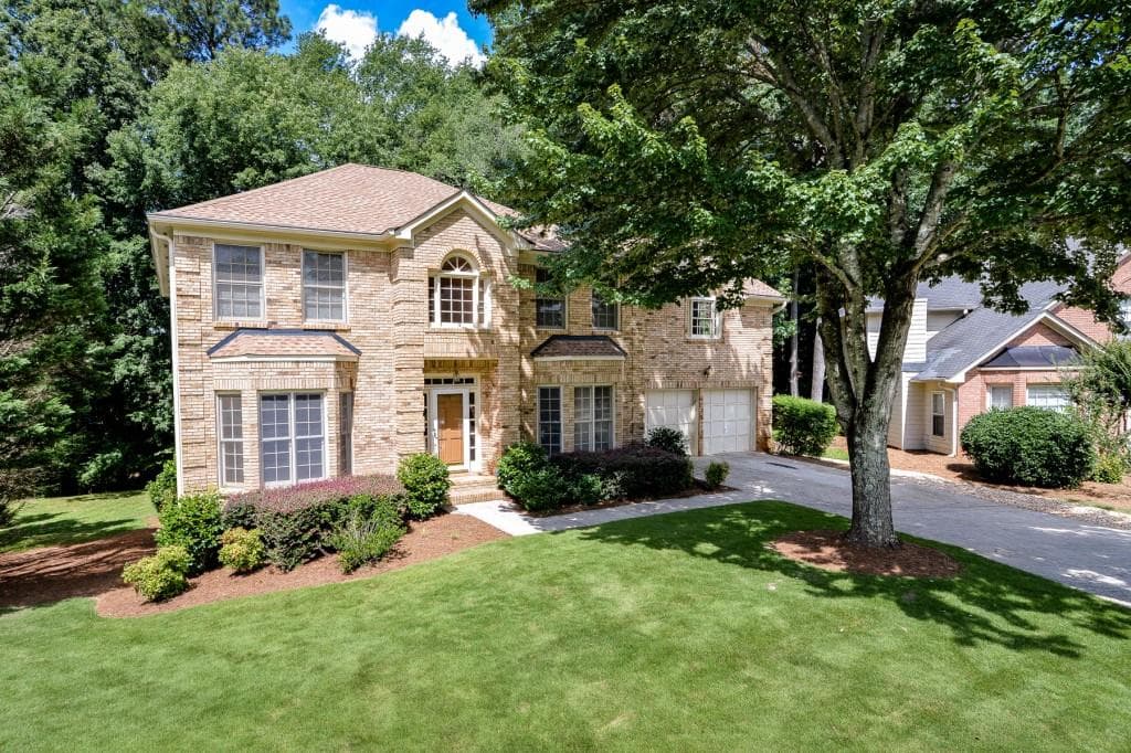 10585 Pinewalk Forest Circle, Alpharetta, GA 30022 — most recent listing photo
