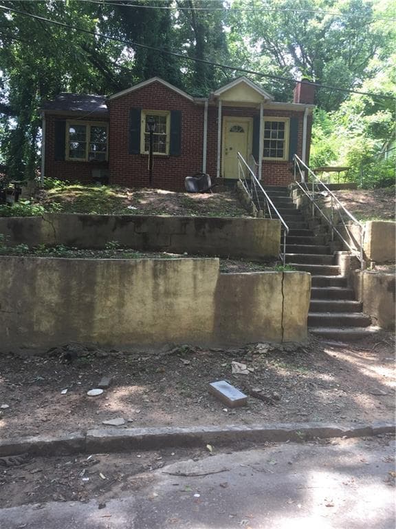 2 bedroom, 780 sq ft single family residence sold at 160 Adeline Avenue, Atlanta, GA 30314
