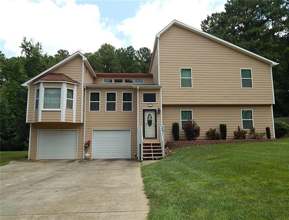 3 bedroom, 2,600 sq ft single family residence sold at 3857 Nowlin Road, Kennesaw, GA 30144