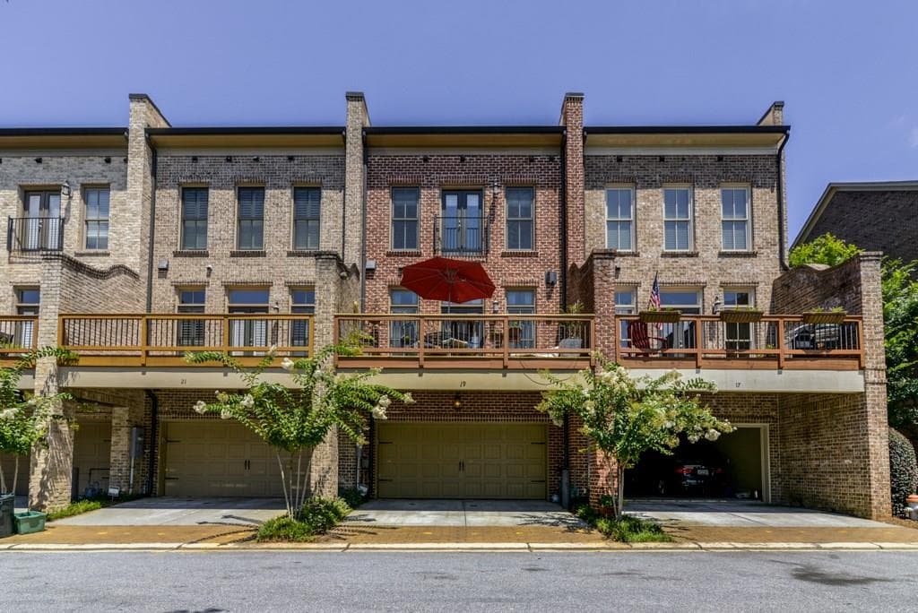 3 bedroom, 2,457 sq ft townhouse sold at 19 High Gate Trail, Decatur, GA 30030