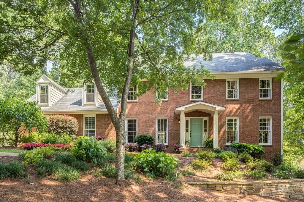 5 bedroom, 3,162 sq ft single family residence sold at 3000 Roxburgh Drive, Roswell, GA 30076