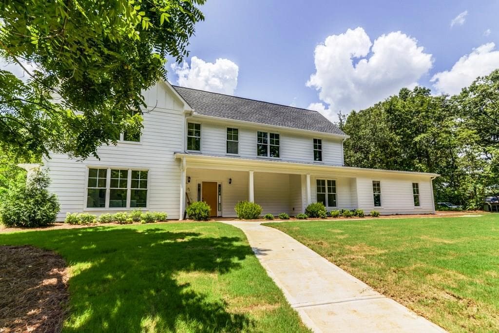 4 bedroom, 2,885 sq ft single family residence sold at 860 East Avenue, Scottdale, GA 30079
