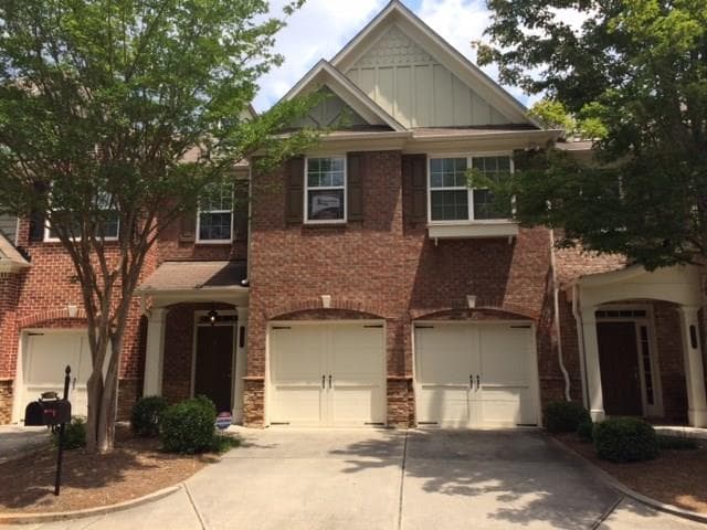 3 bedroom, 2,600 sq ft townhouse sold at 1309 Lexington Drive, Roswell, GA 30075