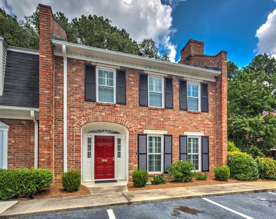 3 bedroom, 1,560 sq ft townhouse sold at 21 Iron Bound Place 105, Atlanta, GA 30318