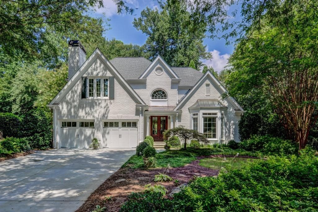 3 bedroom, 3,375 sq ft single family residence sold at 145 Woodchase Court, Atlanta, GA 30319