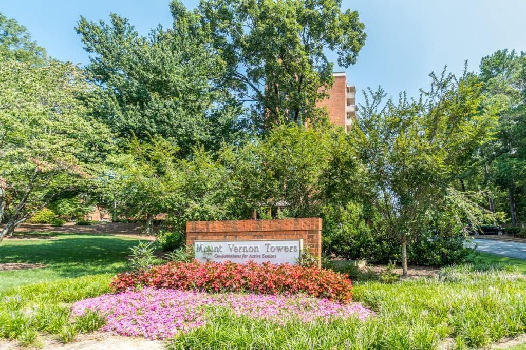 2 bedroom condominium sold at 300 Johnson Ferry Road B113, Atlanta, GA 30328