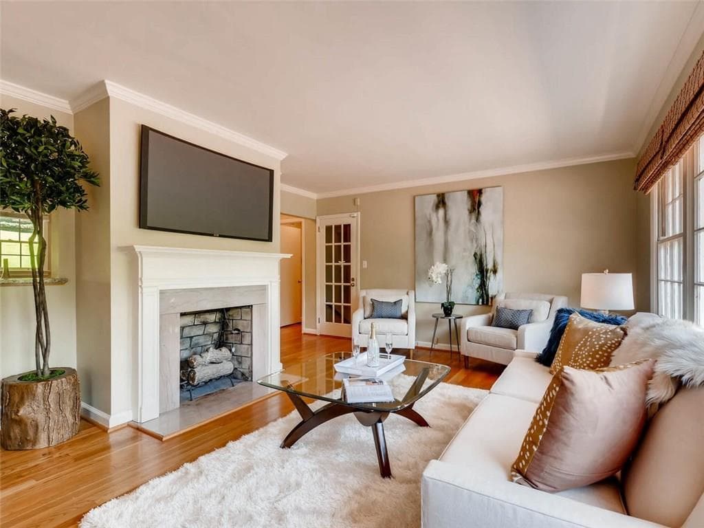 5 bedroom, 3,500 sq ft single family residence sold at 830 Starlight Drive, Atlanta, GA 30342