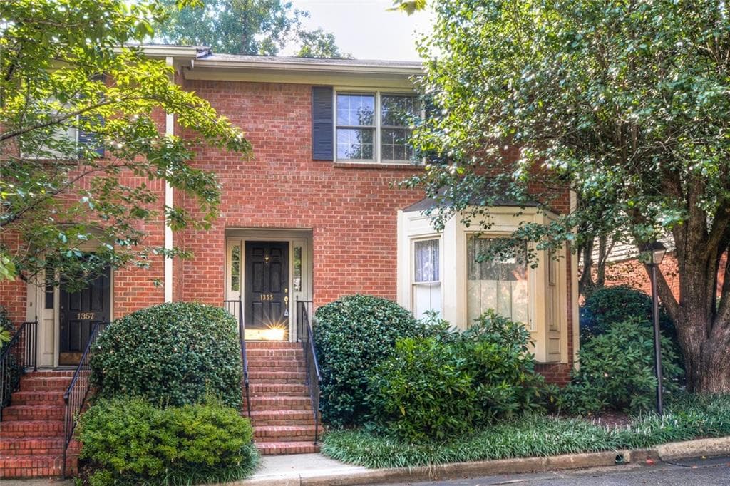 3 bedroom, 1,716 sq ft townhouse sold at 1355 Sheffield Glen Way, Atlanta, GA 30329