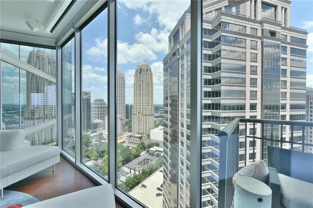 2 bedroom, 1,505 sq ft condominium sold at 1080 Peachtree Street 2403, Atlanta, GA 30309
