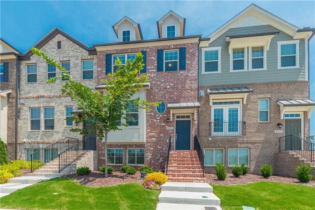 3 bedroom townhouse sold at 4345 Donahue Avenue, Sugar Hill, GA 30518