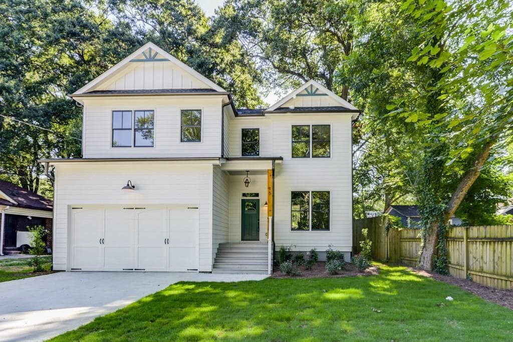 4 bedroom, 2,800 sq ft single family residence sold at 15 4th Avenue, Atlanta, GA 30317