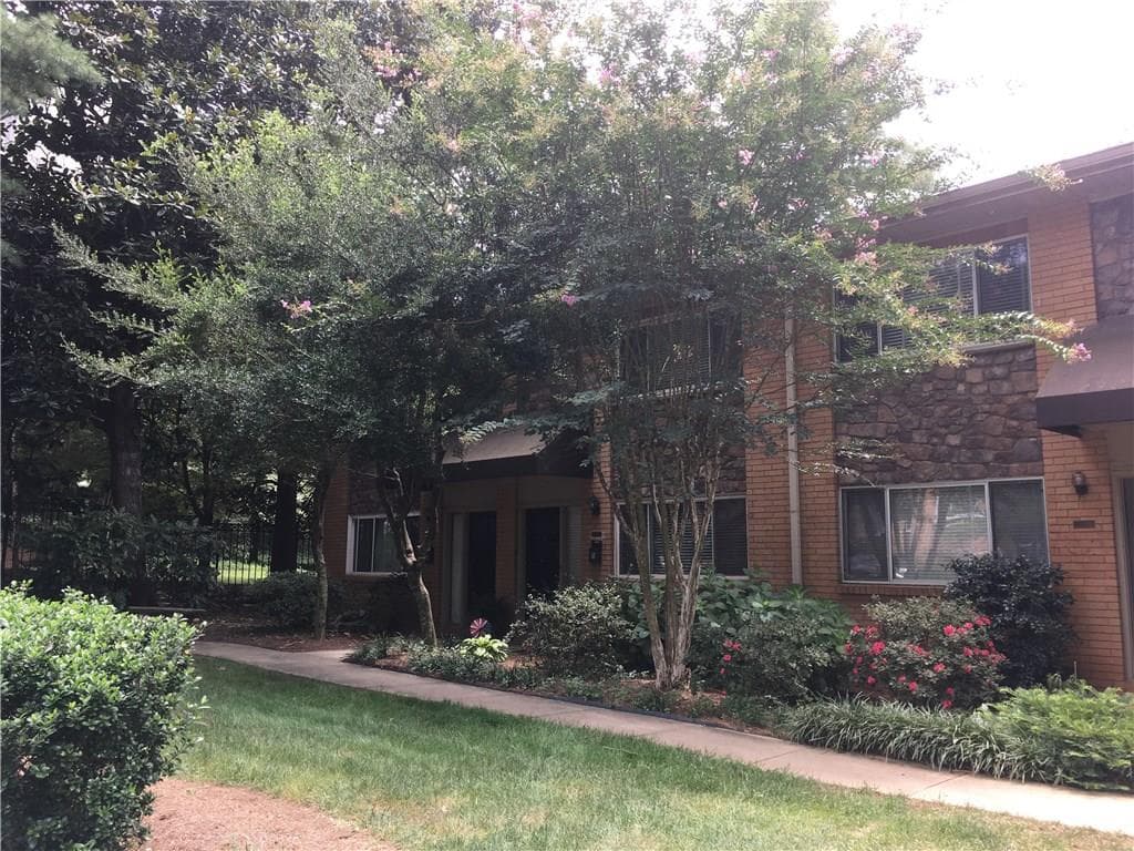 2 bedroom, 1,036 sq ft condominium sold at 100 Biscayne Drive A2, Atlanta, GA 30309