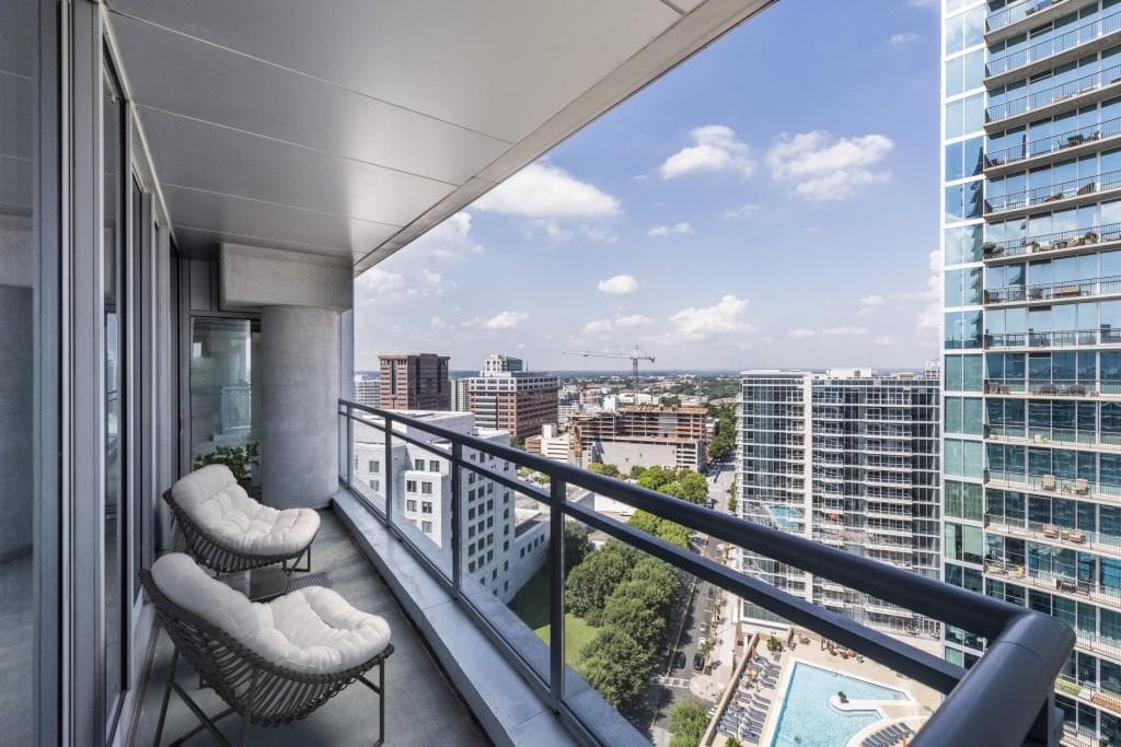 2 bedroom, 2,691 sq ft condominium sold at 1065 Peachtree Street 2702, Atlanta, GA 30309