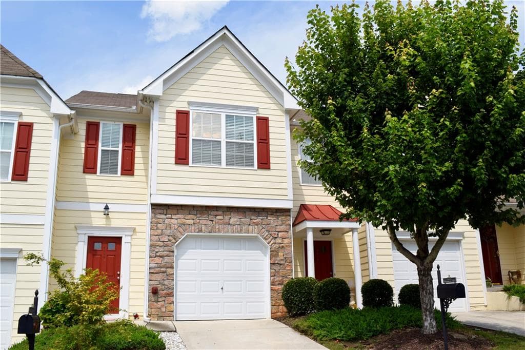 2 bedroom townhouse sold at 6630 Splashwater Drive, Flowery Branch, GA 30542