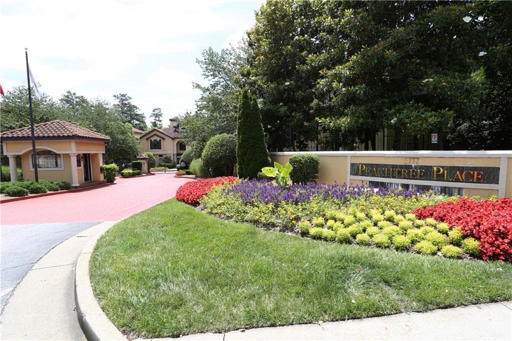 1 bedroom, 903 sq ft condominium sold at 3777 Peachtree Road 1014, Brookhaven, GA 30319