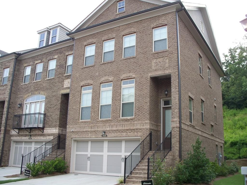 4 bedroom, 2,773 sq ft townhouse sold at 1050 Township Square, Alpharetta, GA 30022
