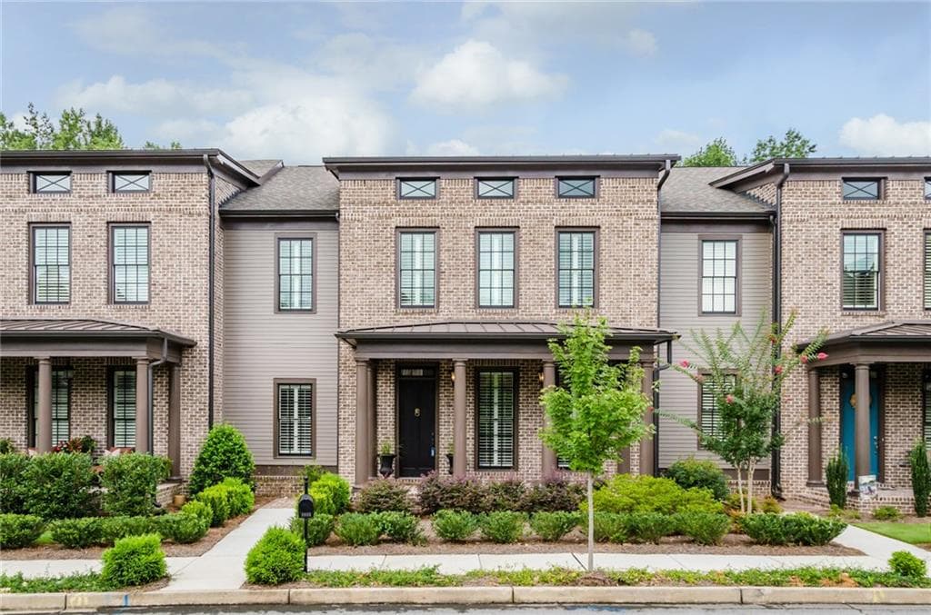 3 bedroom, 3,328 sq ft townhouse sold at 5955 Bond Street, Cumming, GA 30040