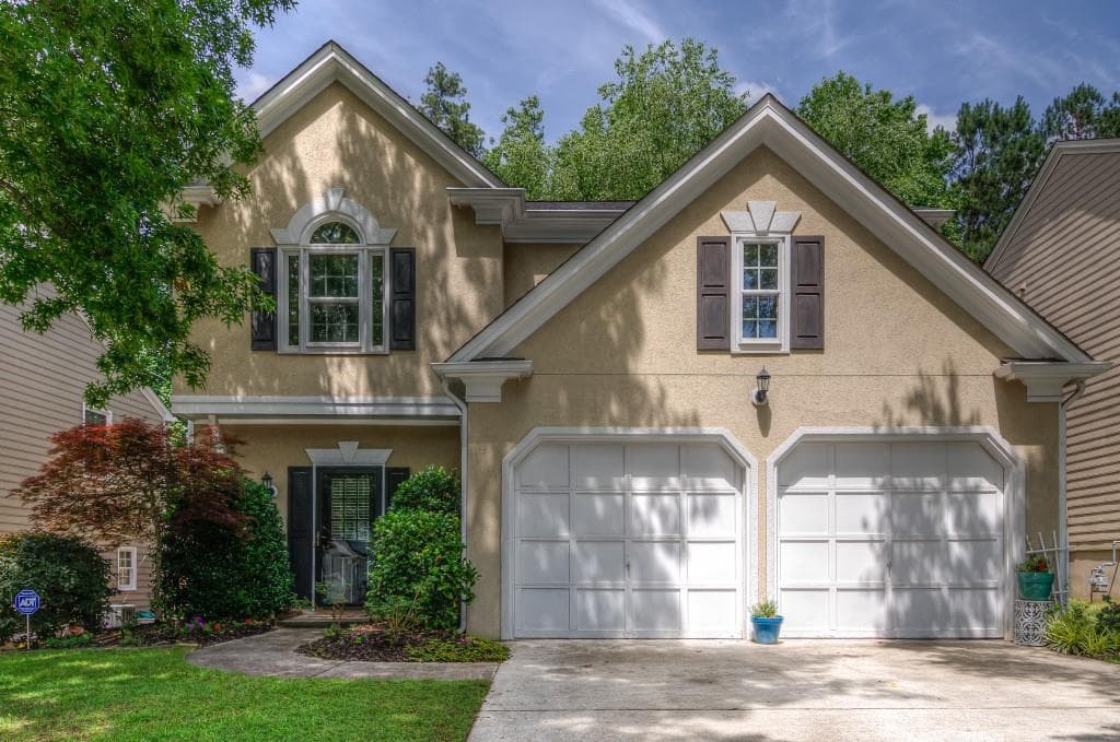 3 bedroom, 2,104 sq ft single family residence sold at 9975 Barston Court, Alpharetta, GA 30022