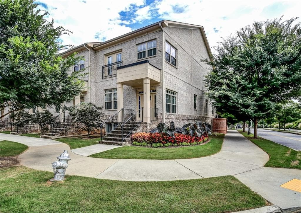 3 bedroom, 2,343 sq ft townhouse sold at 745 Fountainhead Lane 1, Atlanta, GA 30324