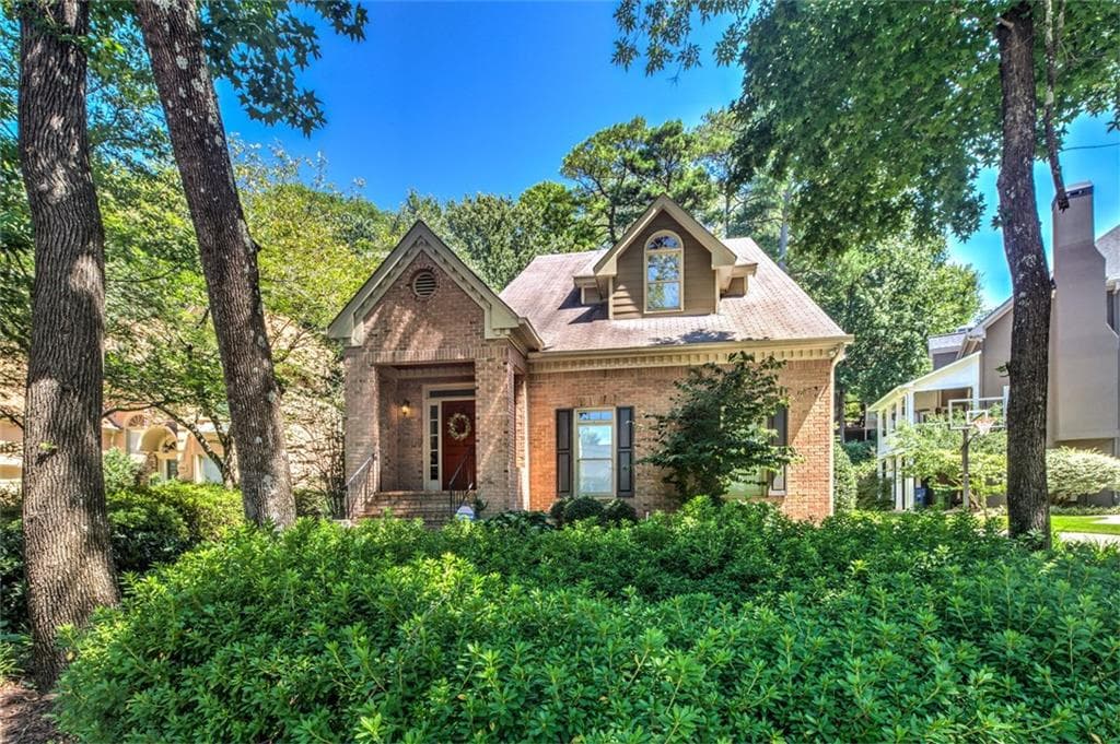 4 bedroom, 3,205 sq ft single family residence sold at 578 Pelham Road, Atlanta, GA 30324