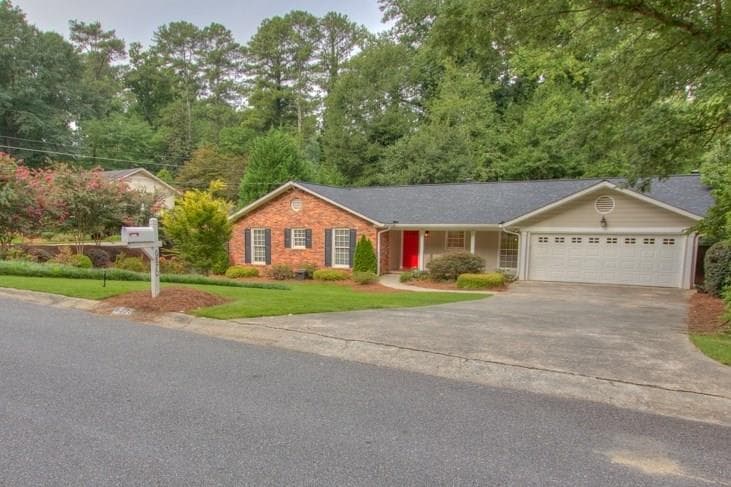 4 bedroom, 4,020 sq ft single family residence sold at 6870 Heathfield Drive, Atlanta, GA 30328