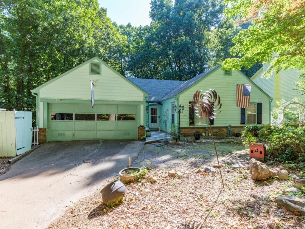 3 bedroom, 1,872 sq ft single family residence sold at 4530 High Grove Court, Acworth, GA 30102