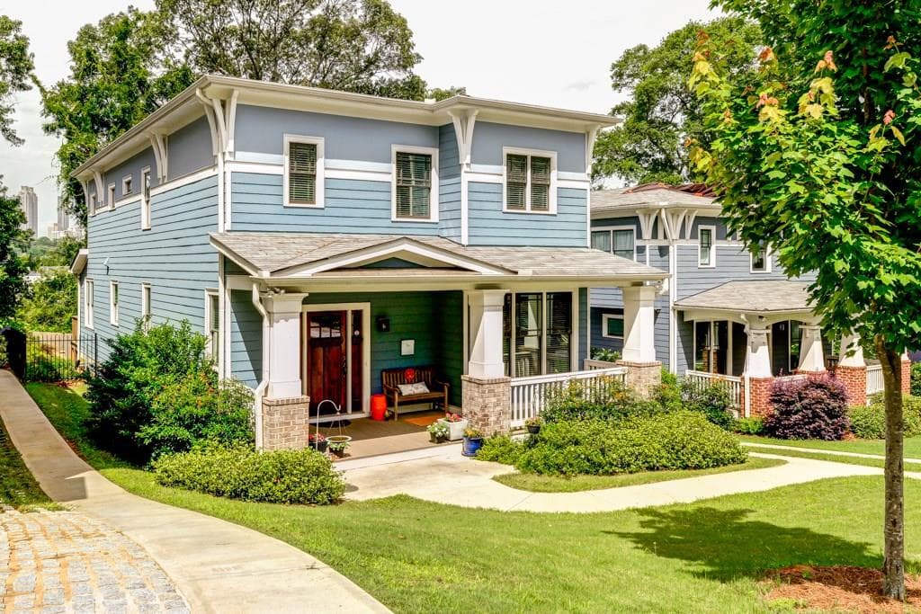 5 bedroom, 3,470 sq ft single family residence sold at 556 Woodall Avenue, Atlanta, GA 30306