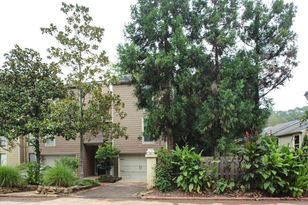 1067 Riverbend Club Drive, Atlanta, GA 30339 — most recent listing photo
