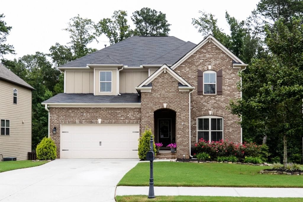 4 bedroom, 2,802 sq ft single family residence sold at 370 Lockwood Place, Alpharetta, GA 30004