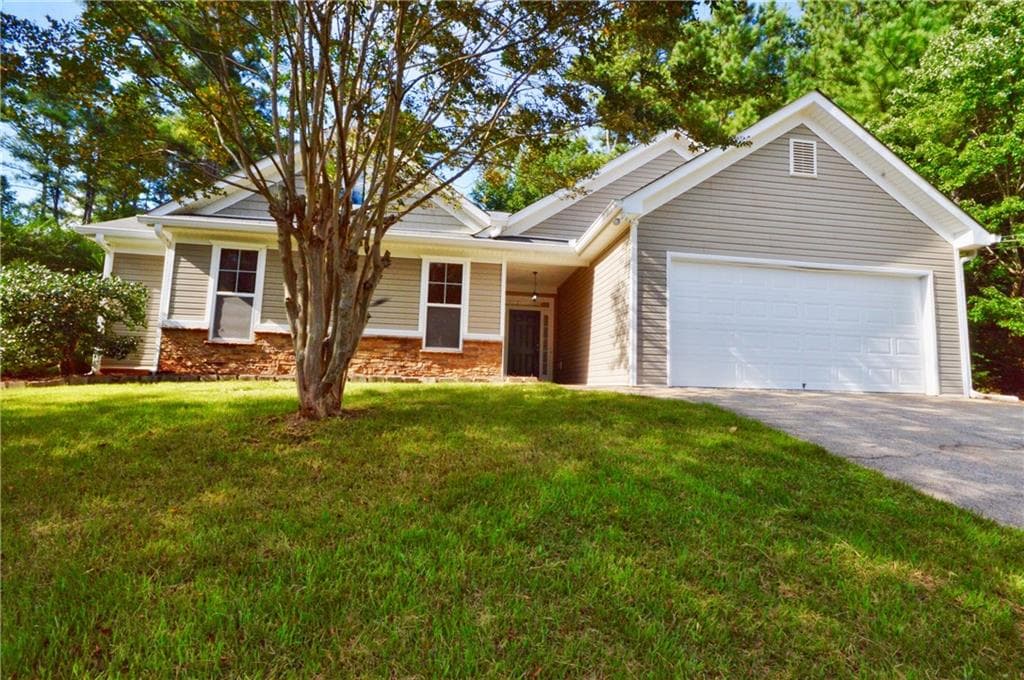 3 bedroom, 1,749 sq ft single family residence sold at 504 E Lake Court, Woodstock, GA 30188
