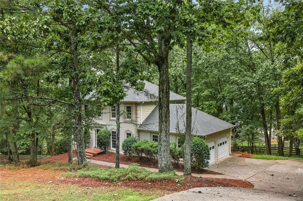 4 bedroom, 2,825 sq ft single family residence sold at 1830 CRESCENT Ridge, Cumming, GA 30041