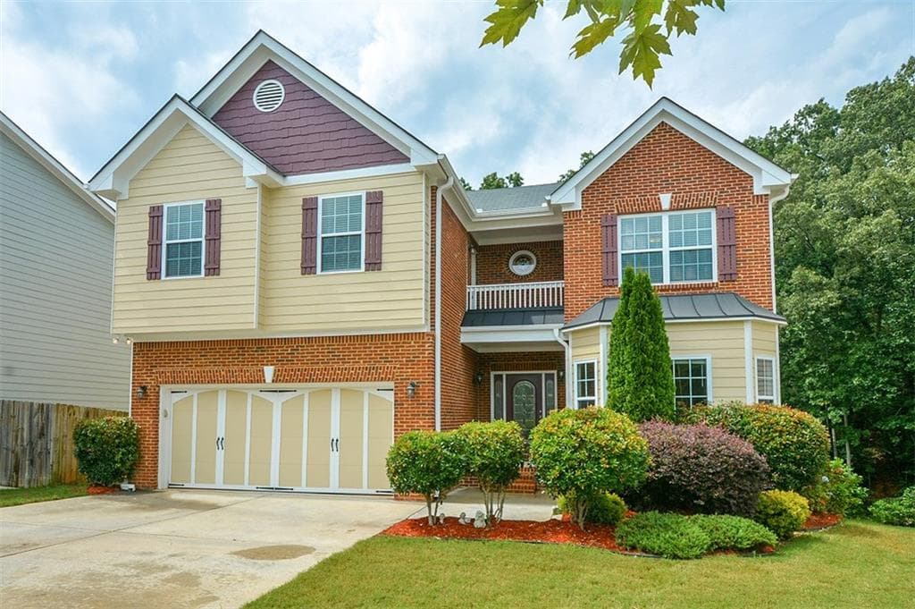 4 bedroom, 2,463 sq ft single family residence sold at 6338 Stewart Ridge Walk, Buford, GA 30518