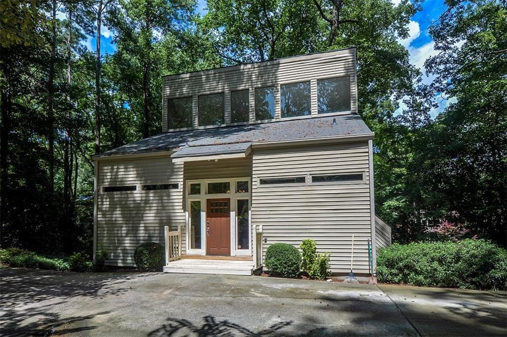 2391 Riverglenn Circle, Dunwoody, GA 30338 — most recent listing photo