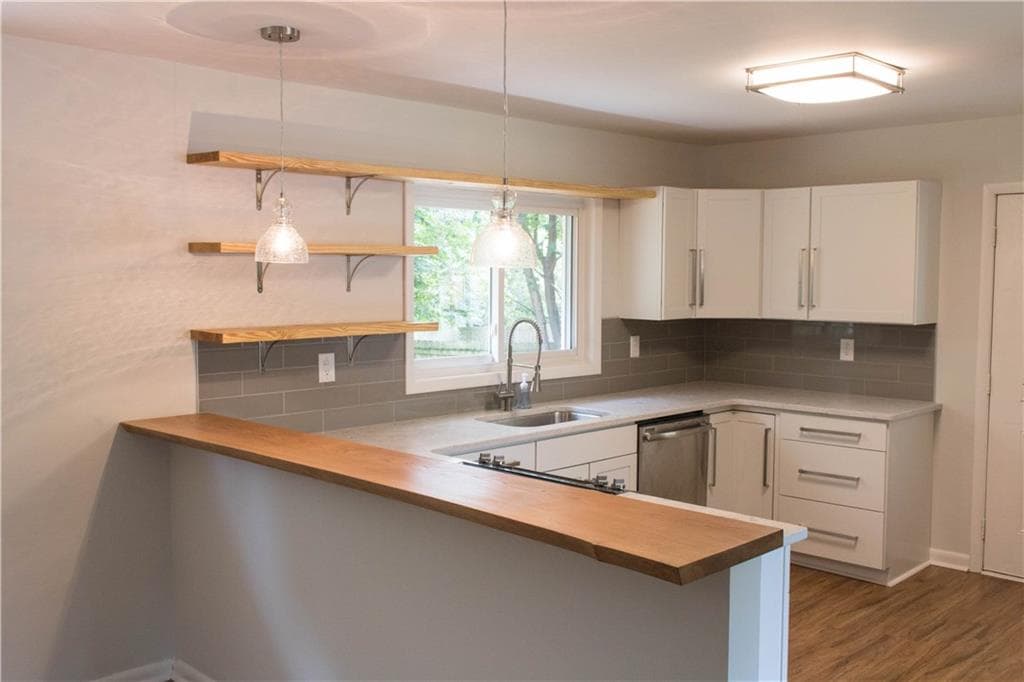 3 bedroom single family residence sold at 1931 Meadowbrook Lane, Marietta, GA 30067