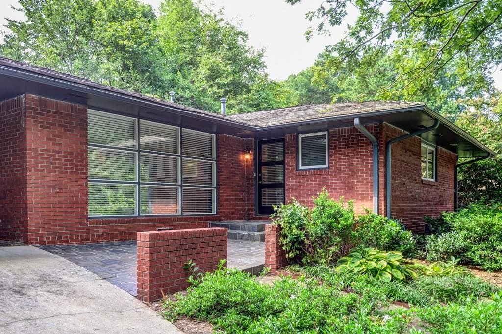 5 bedroom, 2,280 sq ft single family residence sold at 1743 Reindeer Drive, Atlanta, GA 30329