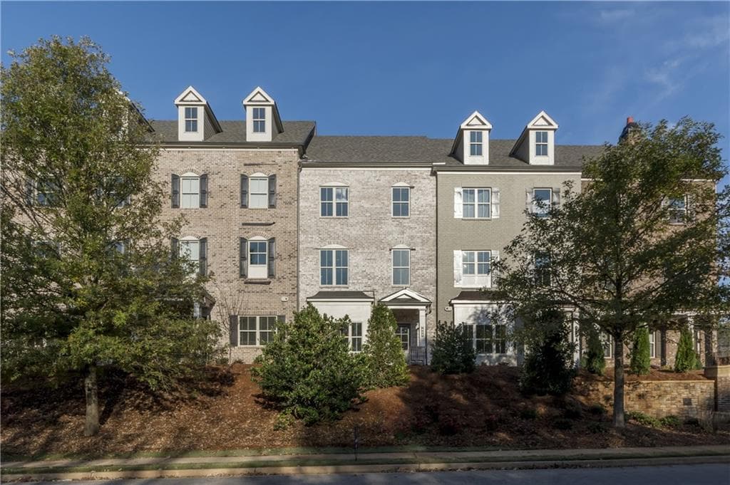 3 bedroom, 2,221 sq ft townhouse sold at 2050 Forte Lane 36, Alpharetta, GA 30009