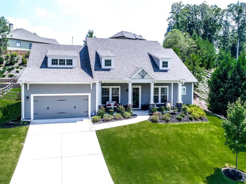 4 bedroom, 2,606 sq ft single family residence sold at 302 Canter Way, Woodstock, GA 30188