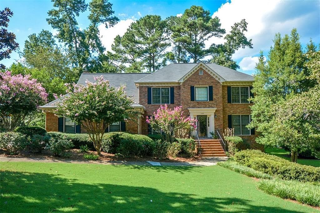 4 bedroom, 3,030 sq ft single family residence sold at 5189 Beech Forest Drive, Lilburn, GA 30047