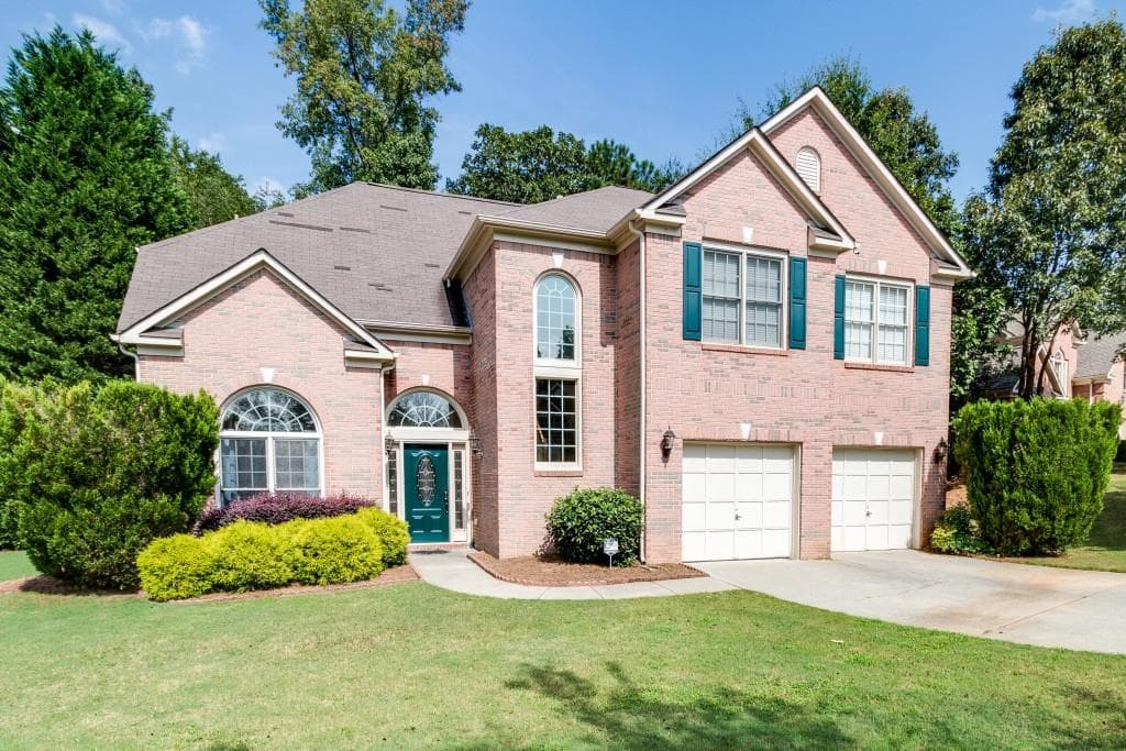4 bedroom, 2,615 sq ft single family residence sold at 725 Morning Creek Lane, Suwanee, GA 30024