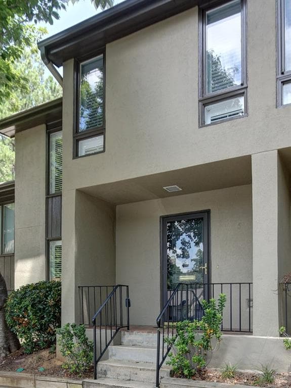 3 bedroom, 1,655 sq ft condominium sold at 64 Ivy Parkway 64, Atlanta, GA 30342