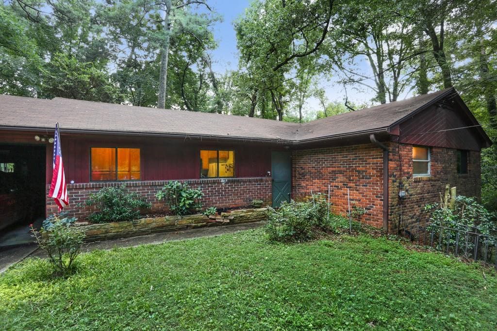 3 bedroom single family residence sold at 1106 Norwich Circle, Atlanta, GA 30324