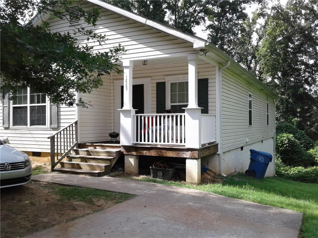 3 bedroom, 1,484 sq ft single family residence sold at 1885 Newman Place, Atlanta, GA 30318