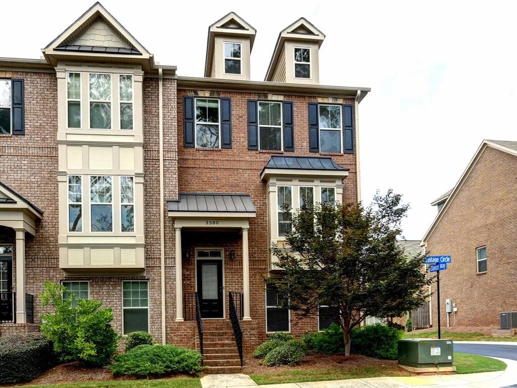 3 bedroom townhouse sold at 3380 Vintage Circle, Smyrna, GA 30080