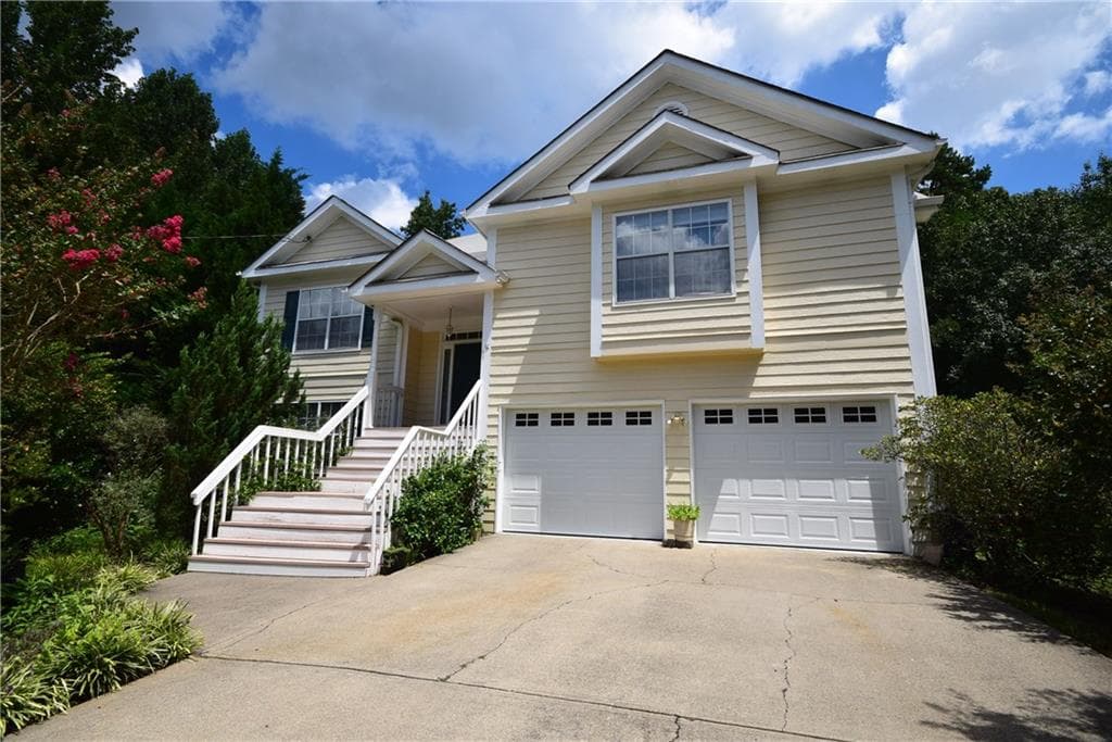 4 bedroom, 2,574 sq ft single family residence sold at 2020 Castle Royale Drive, Lawrenceville, GA 30043