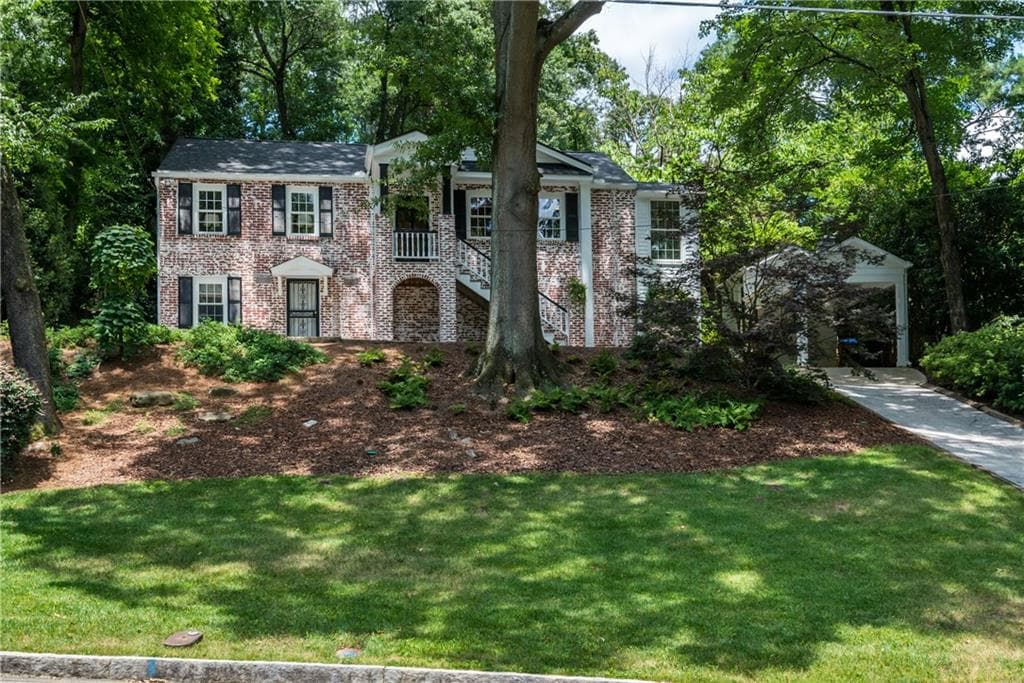 3 bedroom, 1,923 sq ft single family residence sold at 697 Forrest Trail, Atlanta, GA 30318
