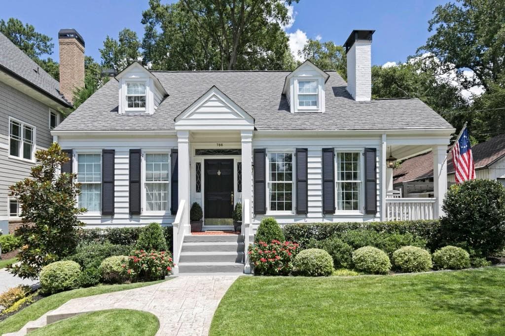 4 bedroom, 2,940 sq ft single family residence sold at 786 San Antonio Drive, Atlanta, GA 30306